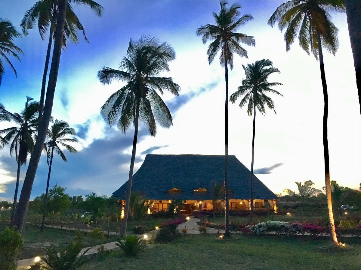The Sands Beach Resort Бвейю Екстер'єр фото