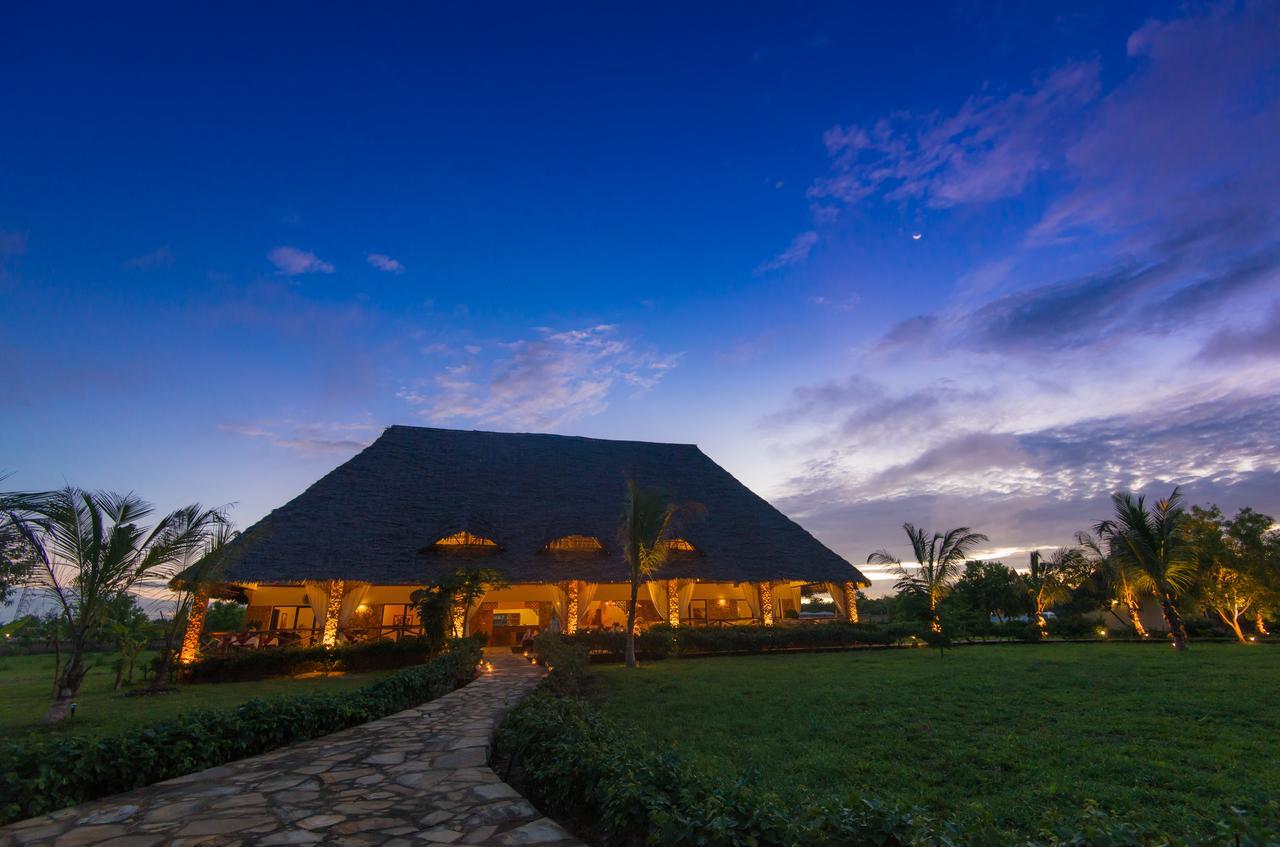 The Sands Beach Resort Бвейю Екстер'єр фото
