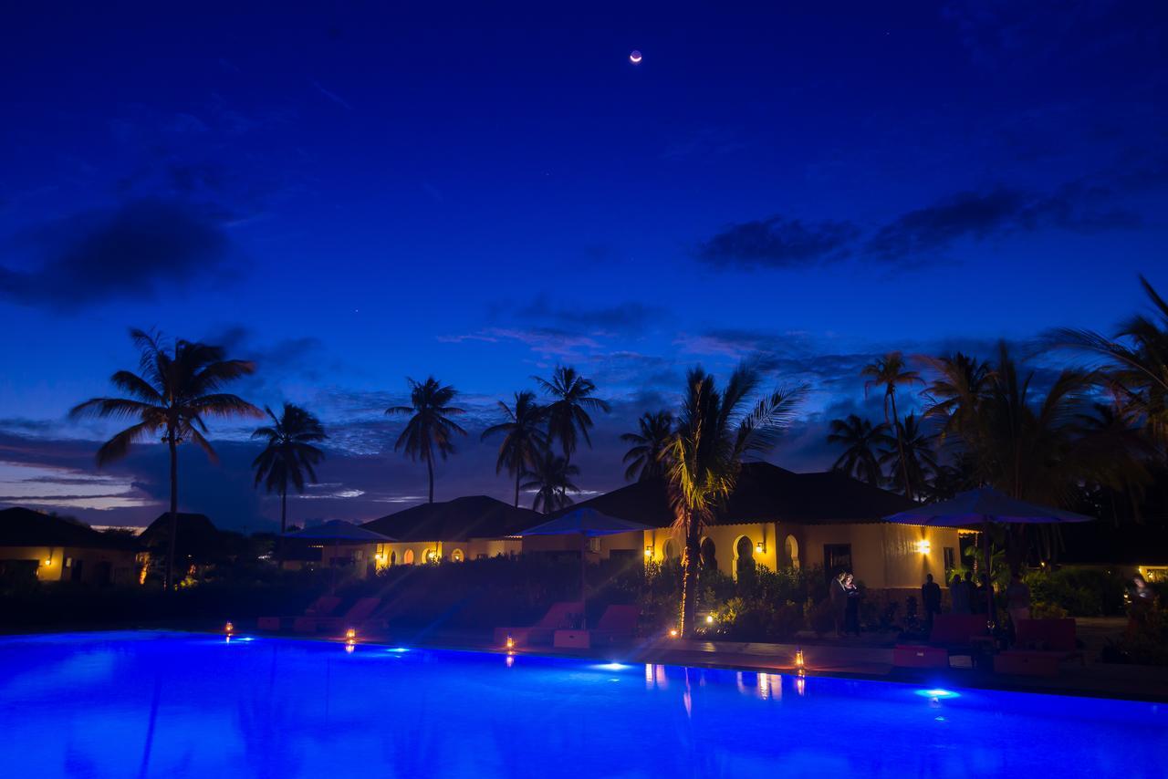 The Sands Beach Resort Бвейю Екстер'єр фото