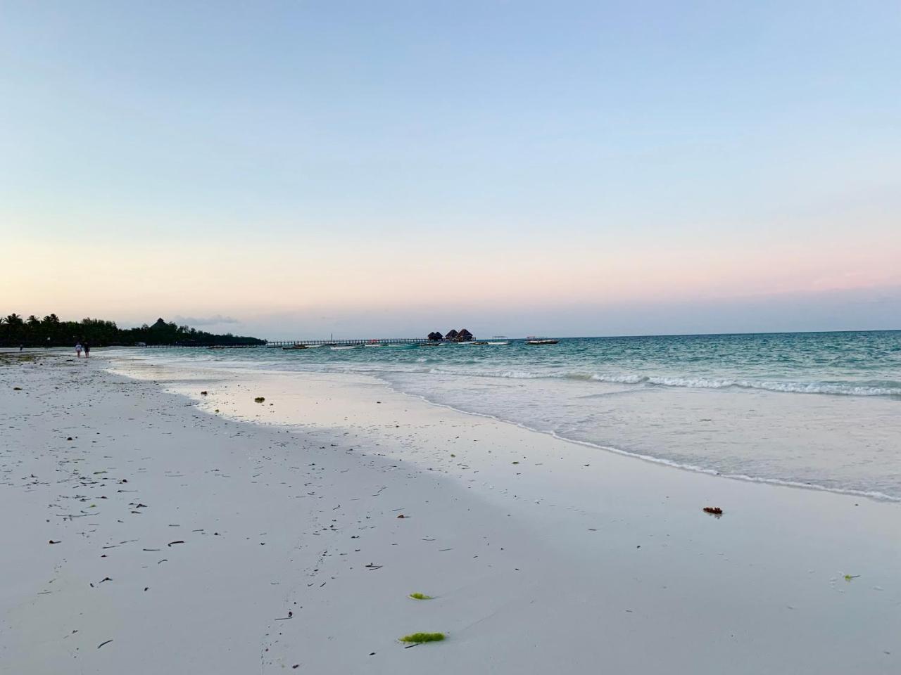 The Sands Beach Resort Бвейю Екстер'єр фото