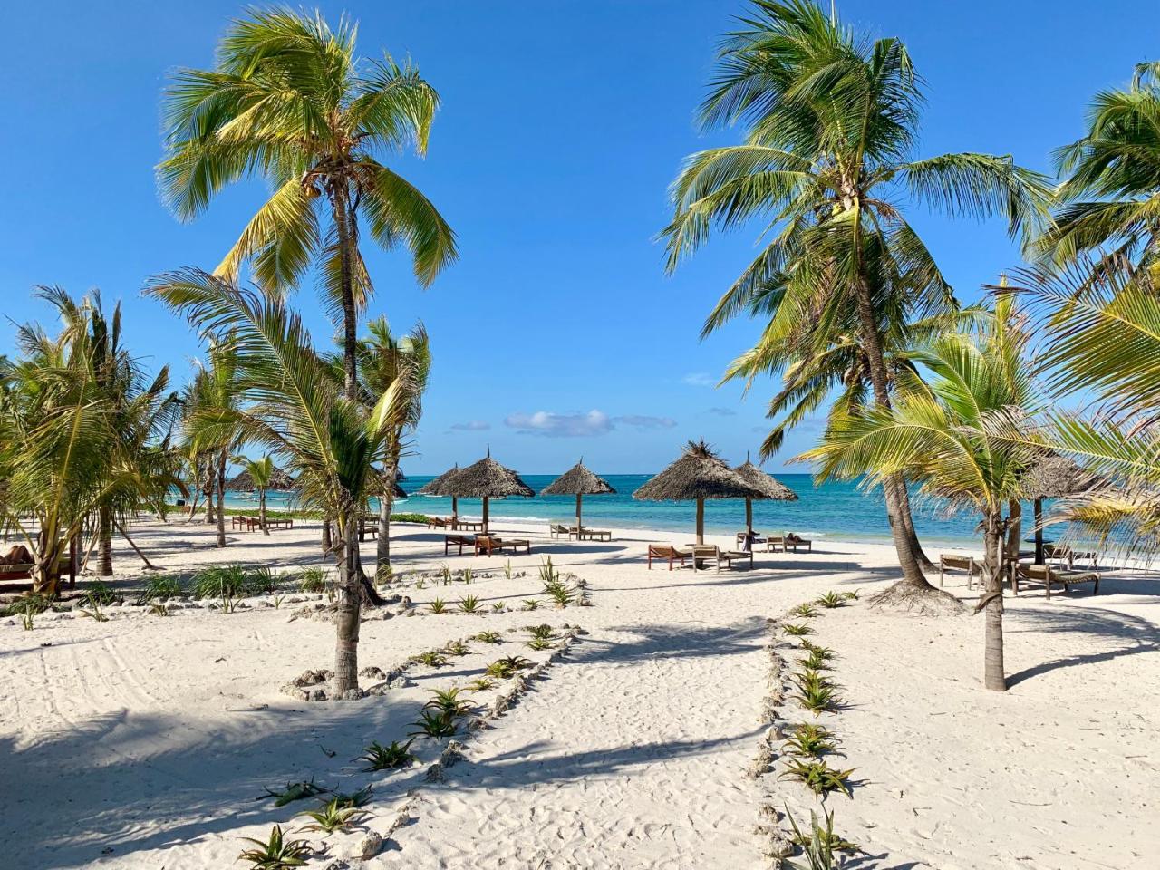The Sands Beach Resort Бвейю Екстер'єр фото